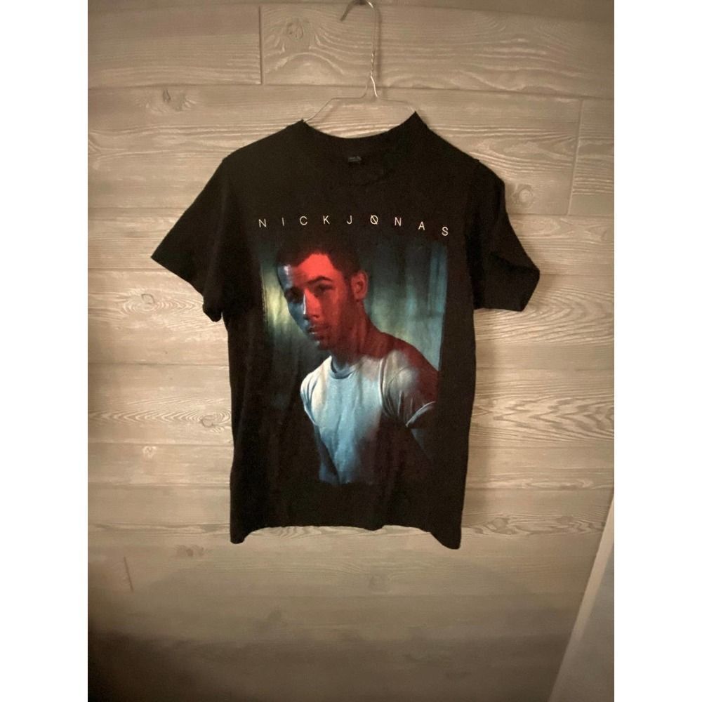 NICK JONAS CONCERT T-SHIRT SIZE‎ SMALL